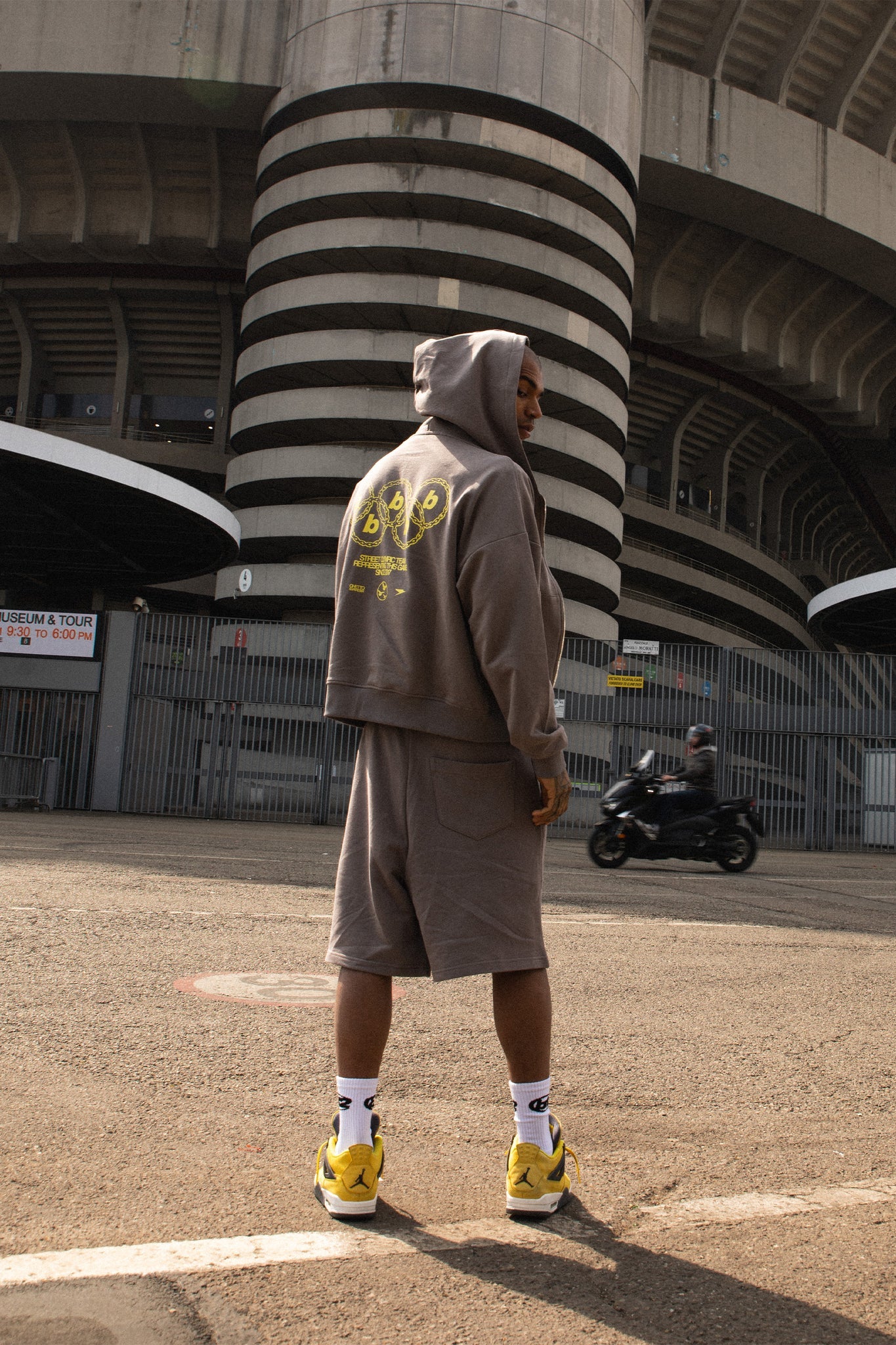 Fleece short "CRUEL SEASON" grey