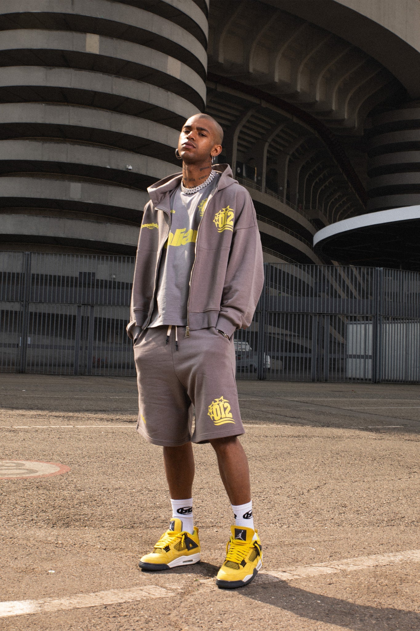 Fleece short "CRUEL SEASON" grey
