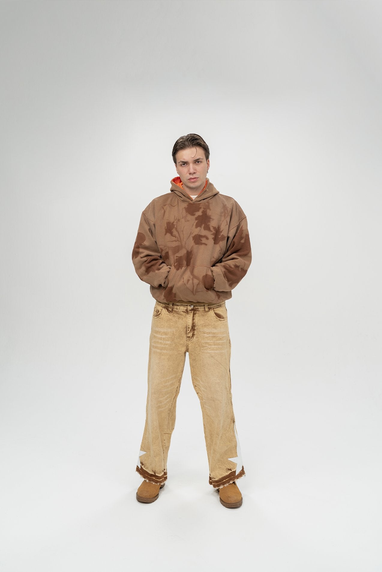 Alessio Giffi Forest Hoodie - 𝐴𝑖𝑟𝑏𝑟𝑢𝑠ℎ𝑒𝑑, 𝑅𝑒𝑣𝑒𝑟𝑠𝑖𝑏𝑙𝑒